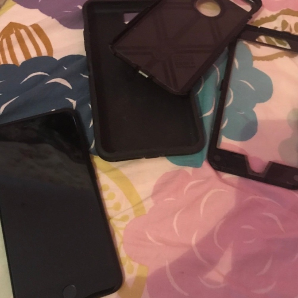 Black iPhone 7+ with hard case